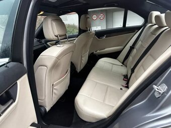 Mercedes-Benz C 220 CDI Avantgarde Kůže Navi Xenony Šíbr - 15