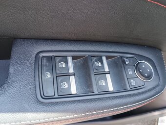 Renault Arkana R.S. Line TCe 160 EDC-Vynikající stav - 15