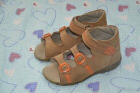 32 ESSI DZO kožené boty sandálky tenisky - 15