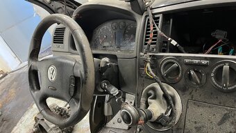 VW Transporter Multivan T5 palubní deska -cokoli potřebujete - 15