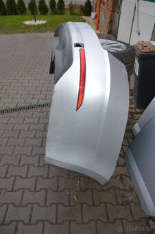 Dveře zadní blatník sklo kufru kufr Octavia III krátká combi - 15