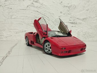 Lamborghini Diablo Roadster 1/18 Autoart - 15