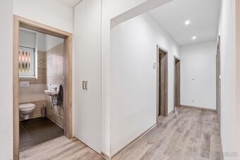 Prodej rodinného domu 94 m2, pozemek 1.027 m2 - 15