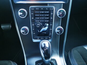 Volvo XC60 3.0 T6 242kW R-Design Summum AWD ČR - 15