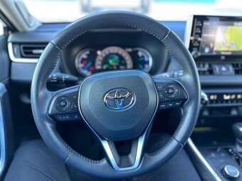 RAV4 Hybrid SELECTION 4x4 56000 km - 15