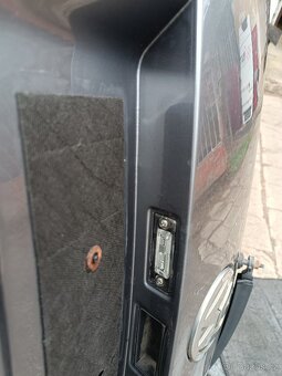 VW Touran -páté dveře, viko kufru - 15