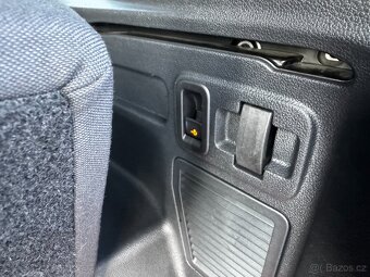 VW Touran 1,4 TSi 110kw  3x R-Line,DSG 7 miestny - 15