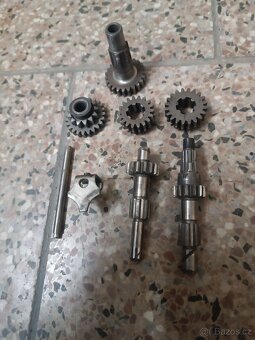 Jawa 555, pionýr, mustang díly - 15