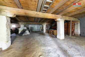 Prodej rodinného 263m² s pozemkem 1250m² v Šumicích - 15