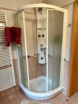 Historický statek s krásnými interiéry - 15