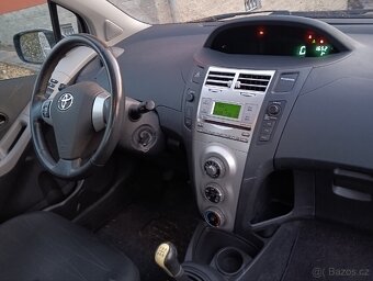 Toyota Yaris 1.0 i,rok2006,klima,org.km,po STK,top - 15