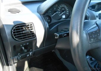 Opel Corsa 1,0 12V Enjoy Family Serviska benzín - 15