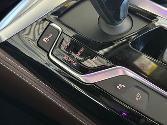 BMW Řada 5, M550i 4,4/340kW 1maj xDrive ČR - 15