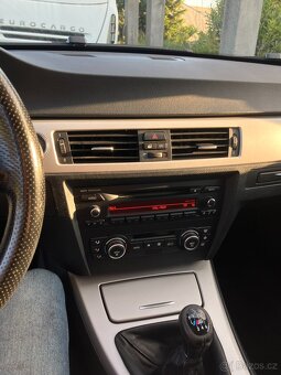 BMW 325i Touring, 3.0i 160kW, manuál, LCI - 15