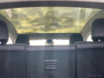 Tesla  Y 2022 rok - 15