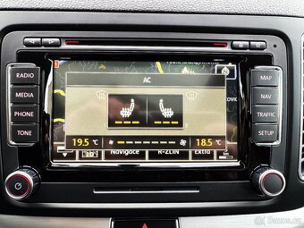 VOLKSWAGEN SHARAN 2.0TDI DSG,7-MÍST,KŮŽE,XENONY,TAŽNÉ,KAMERA - 15