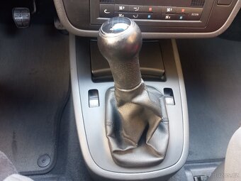 Volkswagen Sharan Trendline 7 míst TOP STAV - 15