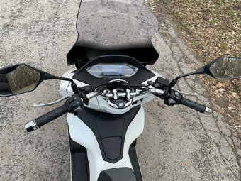 HONDA PCX 125 (10/2022) - 15