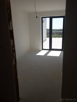 4+kk s terasou a sklepní kójí - 15