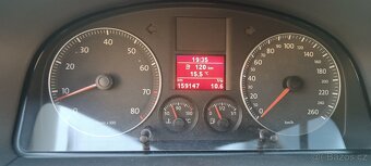 VW Caddy 1,6-75kw-benzín - 15