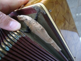 Tahací harmonika Akordeon Ligna Lignatone zlatá po dědovi - 15