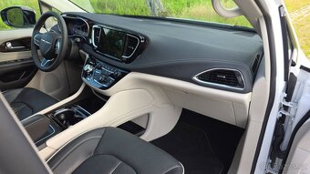 Chrysler pacifica 2023 4wd Limited výbava záruka 2 roky - 15