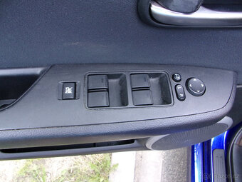 Mazda 6 lifback 2.0 i 16V,super výbava,krásný stav,1.majitel - 15