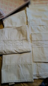 retro sbírka cukrářských zástěrek, krajkové límečky - 15