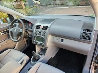 VW Touran 1.9 TDI 77kW, bez koroze,165 t.km,Výhřevy,Serviska - 15