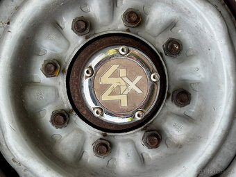 GMC SUBURBAN 3500 V25 Conventional – 5.7 V8 4x4 - 15