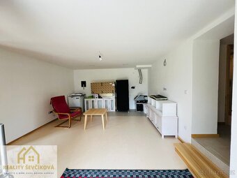 Prodej nadstandardního domu 7+kk, 1 732 m2 - 15
