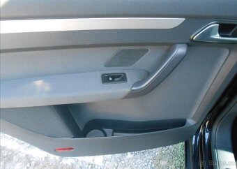 Volkswagen Touran 1,6 TDI 77 kW Historie 7 Míst nafta - 15