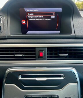 VOLVO V70 2.0D4 120KW 5VÁLCE SUMMUM AUT-KUŽE-Bi XENON-ACC - 15