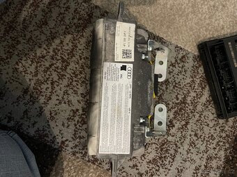 Díly na Audi a6 c6 - 15