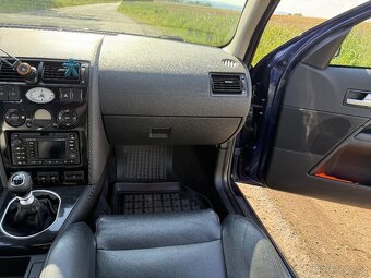 Ford Mondeo ST220 3.0 V6 166kw - 15