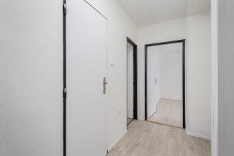Pronájem bytu 2+1 cca 52,6 m² v ulici Na vrcholu, Praha - Ži - 15