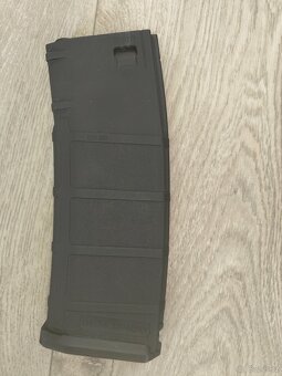 Prodám airsoftku m4 - 15
