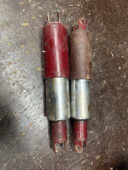 Predám zadní tlumiče na motocykle JAWA ČZ 125 175 250 350 - - 15