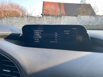 Mazda 3 2.0 Skyactiv-G122 Led, Head UP, adaptivny tempomat - 15
