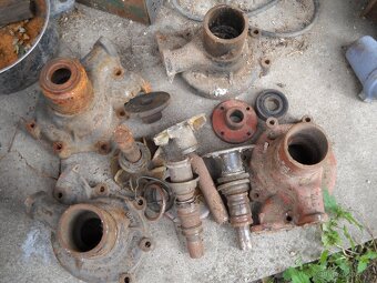 E 512-514 domeček ložiska pojezdového urychlovače - 15