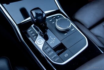 BMW Rad 3 330e/ ODPOČET DPH/ - 15