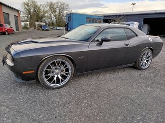 Dodge Challenger hemi - 15