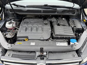 VW Touran 2017 1.6tdi 85kw Webasto Panorama 7míst Tažné - 15