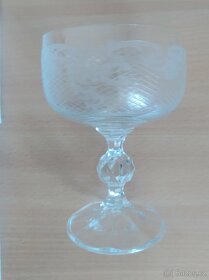Broušené sklo - vázy, skleničky, popelník - 15