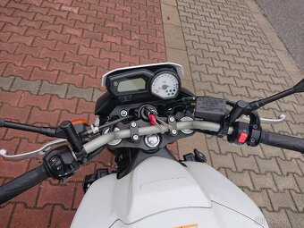 Yamaha FZ8 N 2010 - 15