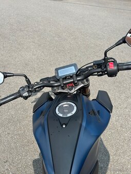 Honda CB125R - 15