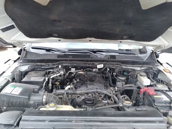 NISSAN NAVARA 2.3 dCi 120kW ČR,SERVISKA,MANUÁL,4X4 - 15