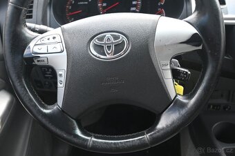 Toyota Hilux 3,0 D 4D DoubleCab Executive aut. 126kw - 15