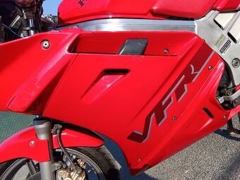 Honda VFR 750 - 15
