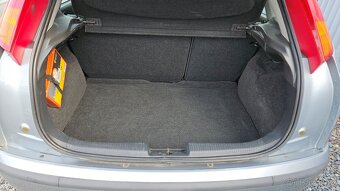 FORD FOCUS 1,6 16V COMFORT - 15